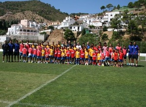 Visita de Vicente del Bosque en el campus de Benahavis de la Fundación Atlético de Madrid